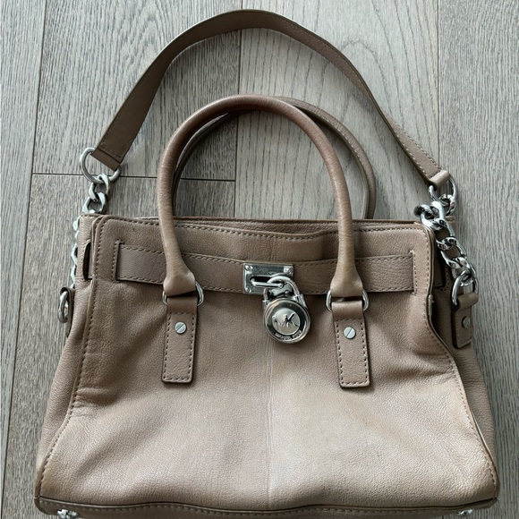 Michael Kors taupe purse - Picture 1 of 3